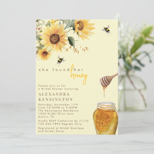 Gelbe Sonnenblume Sie fand ihr Honig-Brautparty Einladung (Stehend Vorderseite)