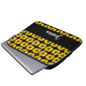 Gelbe Sonnenblumen auf schwarz Laptopschutzhülle (Vorne Knopf)