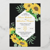 Gelbe Sonnenblumen auf schwarzem Hochzeitgold Folieneinladung (Vorderseite)