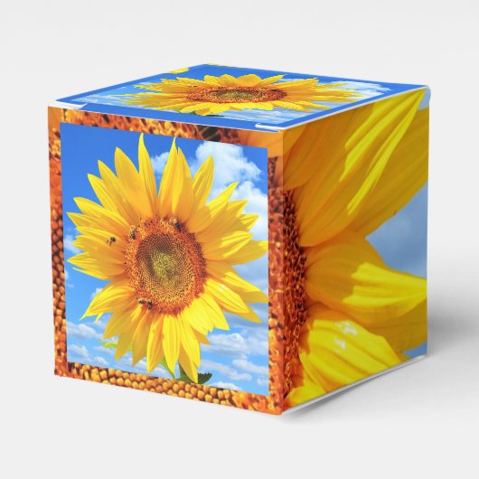 Gelbe Sonnenblumen und Bienen auf blauem Himmel - Geschenkschachtel (Vorderseite)