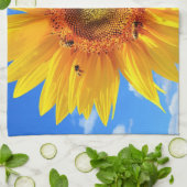 Gelbe Sonnenblumen und Bienen auf blauem Himmel -  Geschirrtuch (Gefaltet)