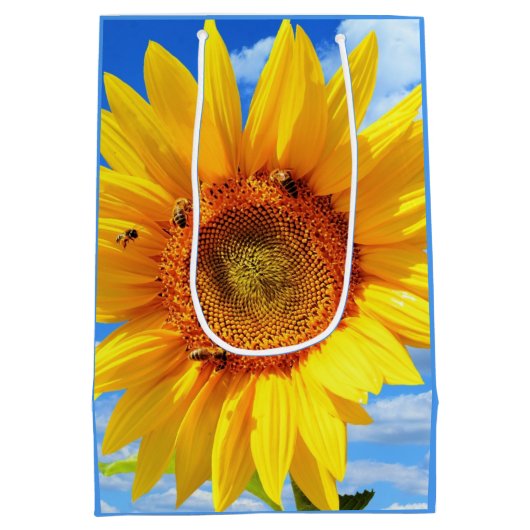 Gelbe Sonnenblumen und Bienen auf blauem Himmel - Mittlere Geschenktüte (Rückseite)