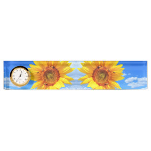 Gelbe Sonnenblumen und Bienen auf blauem Himmel -  Namensplakette