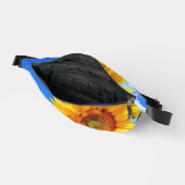Gelbe Sonnenblumen und Bienen auf Blue Sky Fanny P Bauchtasche (Offen)