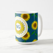 Gelbe Sonnenblütenmonogramm Kaffeetasse (VorderseiteRechts)