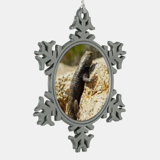Gelbe Spiny Lizard bei Joshua Tree Schneeflocken Zinn-Ornament (Links)