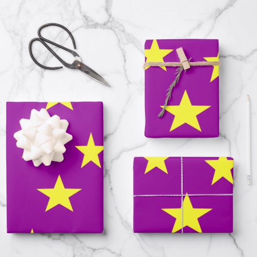 Gelbe Sterne auf lila Geschenkpapier Set (Vorderseite)
