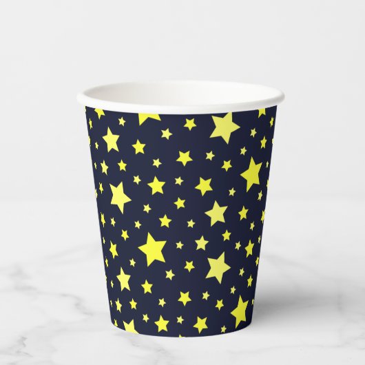Gelbe Sterne und dunkelblaues Muster Pappbecher (Vorderseite)