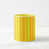 Gelbe stilvolle Streifenmuster-Design Tasse (Zentrum)
