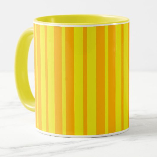 Gelbe stilvolle Streifenmuster-Design Tasse