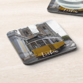 Gelbe Straßenbahn auf der Kathedrale von Lissabon  Getränkeuntersetzer (Linke Seite)