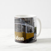 Gelbe Straßenbahn auf der Kathedrale von Lissabon Kaffeetasse (VorderseiteRechts)