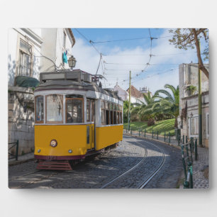 Gelbe Straßenbahn in Lissabon, Portugal Fotoplatte
