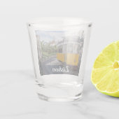 Gelbe Straßenbahn in Lissabon, Portugal Schnapsglas (Rückseite)