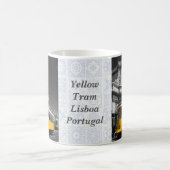 Gelbe Straßenbahn von Lissabon. Augusta Street Arc Kaffeetasse (Mittel)