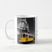 Gelbe Straßenbahn von Lissabon. Augusta Street Arc Kaffeetasse (Links)