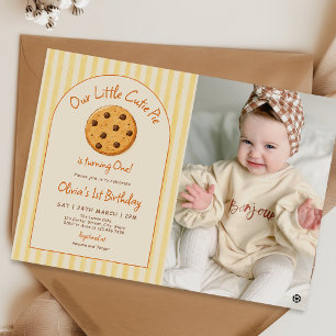 Gelbe Streifen Little Cutie Pie Geburtstagsfoto Einladung