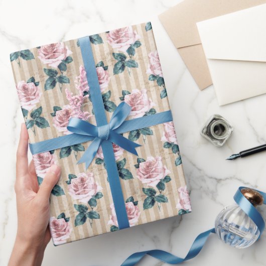 Gelbe Streifen und rosa Tee Rose Jeden Anlaß Geschenkpapier (Schenken)