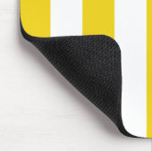 Gelbe Streifen, weiße Streifen, gestreiftes Muster Mousepad (Ecke)