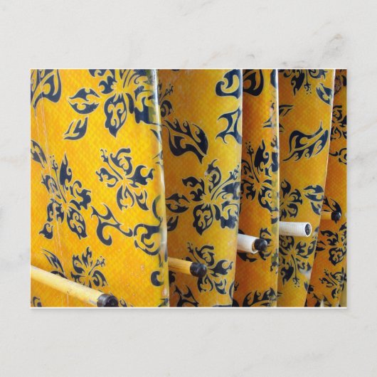 Gelbe Surfbretter in Racks Postkarte (Vorderseite)