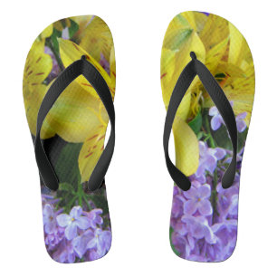 Gelbe Taglilien und Lila Lilac-Blume Badesandalen