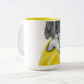 Gelbe Tasse des Mädchen-1 (Vorderseite Links)