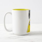Gelbe Tasse des Mädchen-1 (Links)