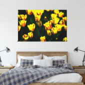 Gelbe Tulpe-Blume Leinwanddruck (Insitu (Schlafzimmer))