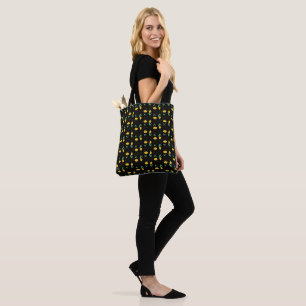 Gelbe Tulpen in geometrischen Vasen schwarzer Hint Tasche