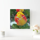 Gelbe Tulpen Quadratische Wanduhr (Zuhause)
