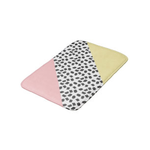 Gelbe u. rosa Farbblöcke u. schwarze Brushstrokes Badematte
