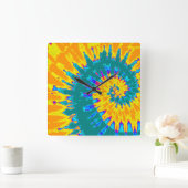 Gelbe und Aquamarine Spiraluose-Gefärbte Krawatte Quadratische Wanduhr (Zuhause)