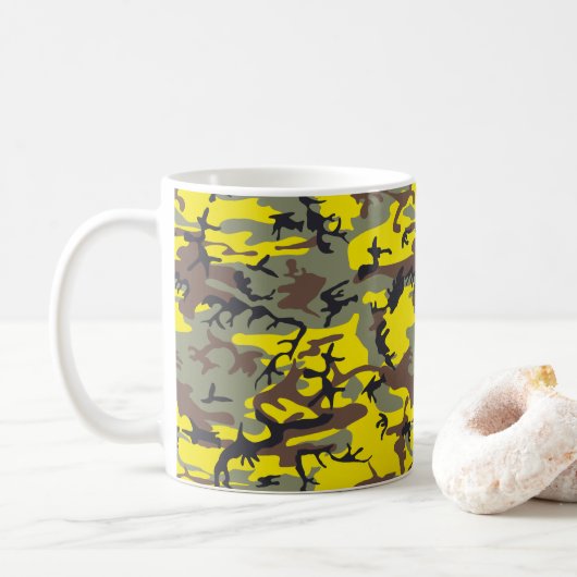 Gelbe und braune Camouflage, Militär, Armee Kaffeetasse (Mit Donut)