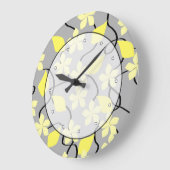 Gelbe und graue Blume. Blumenmuster Große Wanduhr (Winkel)