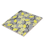 Gelbe und graue Blumen. Blumenmuster Fliese (Seite)