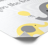 Gelbe und graue Elefantenvorhersagen für Babyzeich Poster (Ecke)