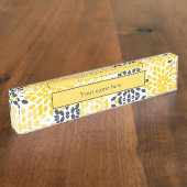 Gelbe und graue Holzkohle Moderne Blütenpracht Namensplakette (Seite)