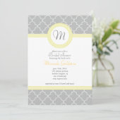 Gelbe und graue Monogramm-Dusche Einladung (Stehend Vorderseite)