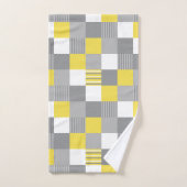 Gelbe und graue Quadrate und Streifen Badhandtuch Set (Handtuch)