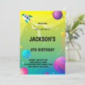 Gelbe und grüne Außenwelt Geburtstagseinladung Einladung (Stehend Vorderseite)