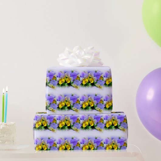 Gelbe und Lila Stiefmütterchen Geschenkpapier (Partygeschenke)