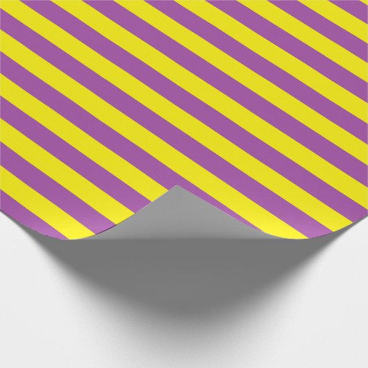 Gelbe und lila Streifen Geschenkpapier (Ecke)