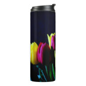Gelbe und Lila Tulips Thermosbecher (Nach links gedreht)
