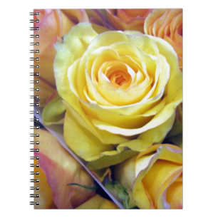 Gelbe und orange Rose Notizblock