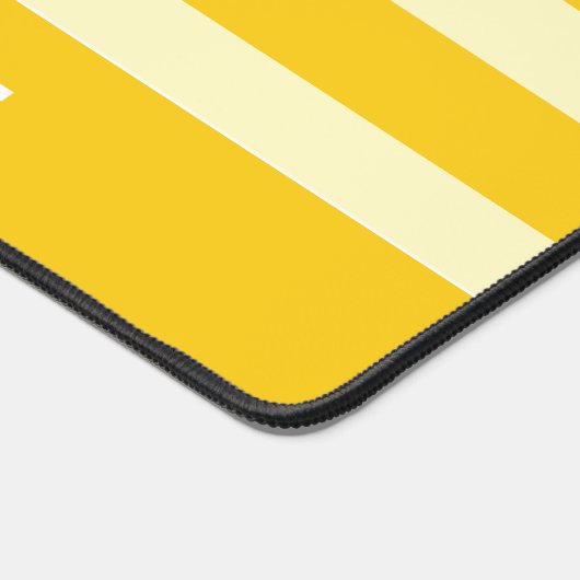 Gelbe und pastellgelbe Streifen Muster Name Schreibtischunterlage (Ecke)