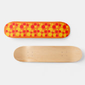 Gelbe und rote Blasen auf Orange Skateboard (Horizontal)