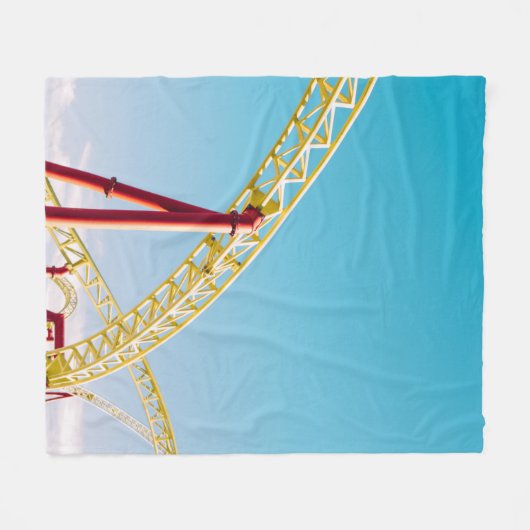 Gelbe und rote Rolle Untersetzer unter blauem Himm Fleecedecke (Vorderseite (Horizontal))