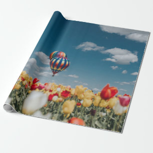Gelbe und rote Tulpe Blume unter Heißluftballon Geschenkpapier