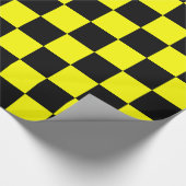 Gelbe und schwarze Checkerboard-Quadrate Geschenkpapier (Ecke)
