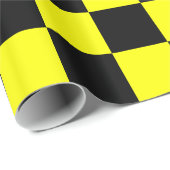 Gelbe und schwarze Checkerboard-Quadrate Geschenkpapier (Rolleneckpunkt)